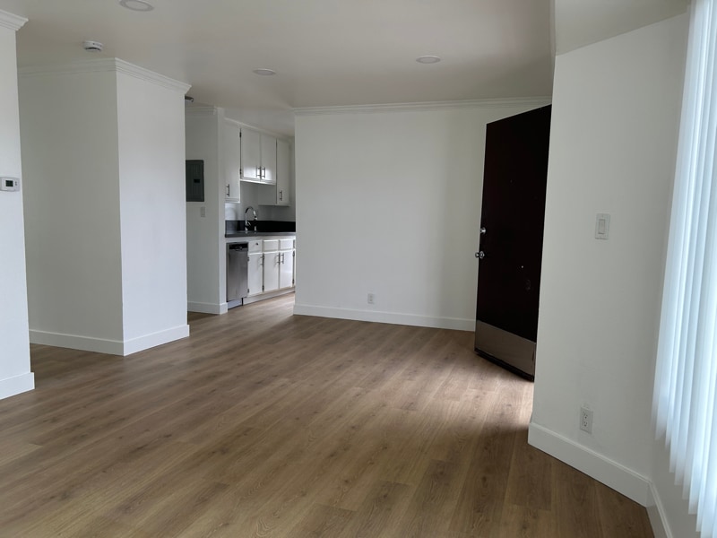 Building Photo - 924 Gaviota Ave