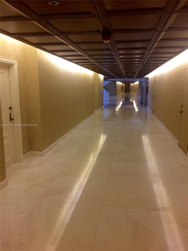 Building Photo - 201 Crandon Blvd