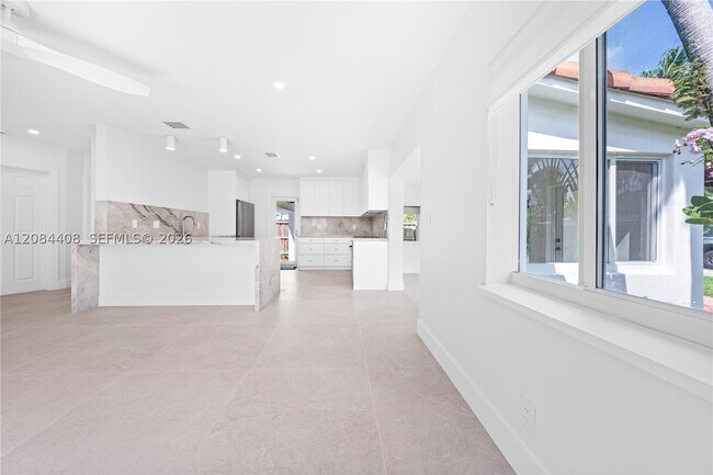 Building Photo - 936 SW 19th St