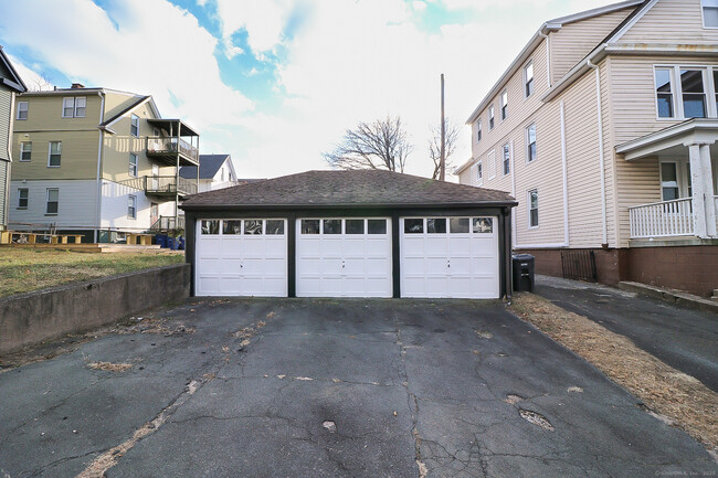 Building Photo - 72 Sheldon Terrace