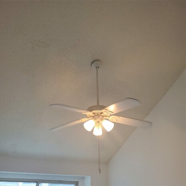 Building Photo - 726 Country Pl Dr