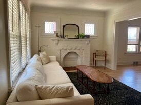 Building Photo - 2050 Sharon St