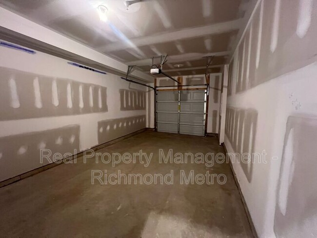 Building Photo - 13292 Coalfield Station Ln