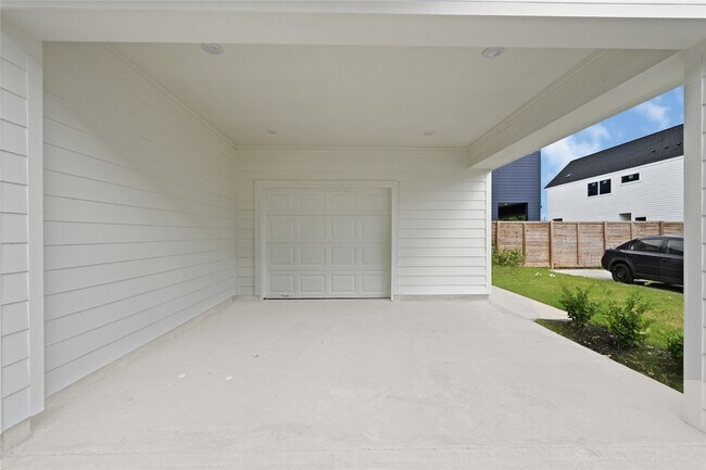 Building Photo - 4603 Indie Hts Ln