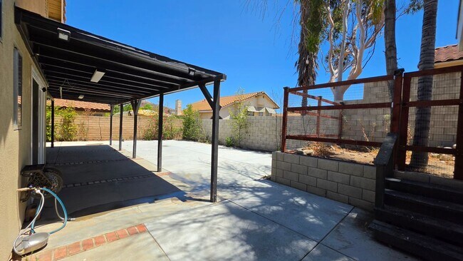 Building Photo - 16500 Running Deer Rd