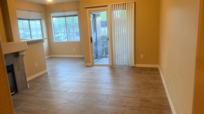 Building Photo - 9050 W Warm Springs Rd