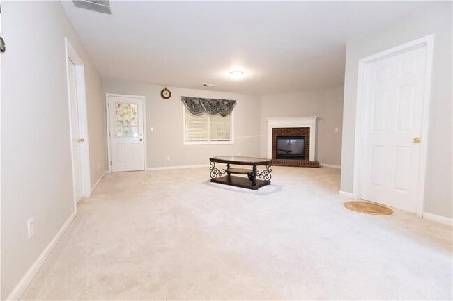 Building Photo - 315 Myrtlewood Terrace NW
