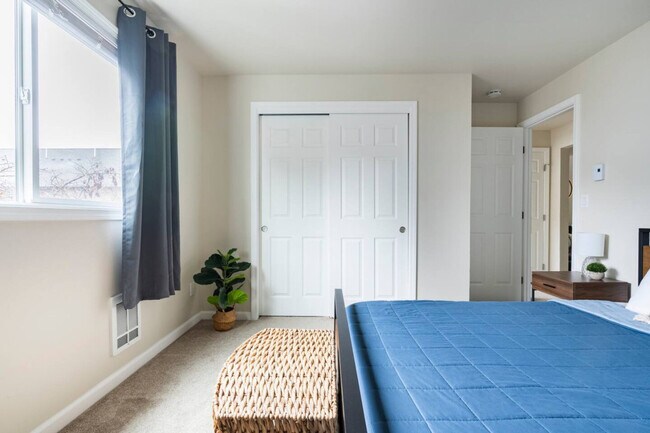 Building Photo - 18255 73rd Ave NE