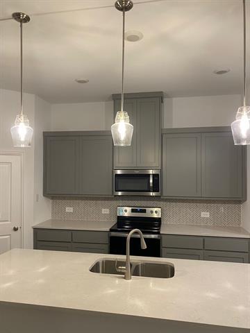 Building Photo - 1624 Pne Vly Dr
