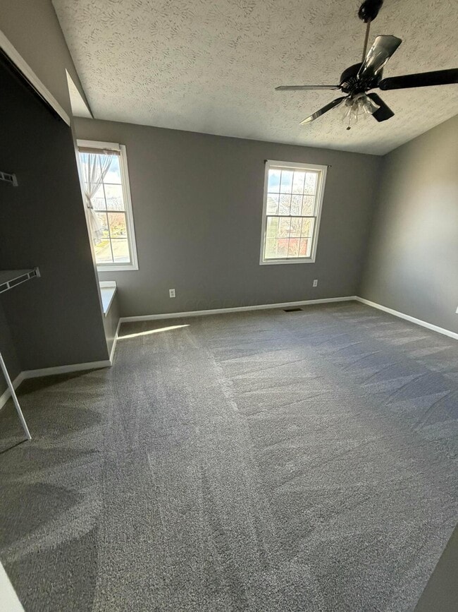 Building Photo - 8735 Olenbrook Dr