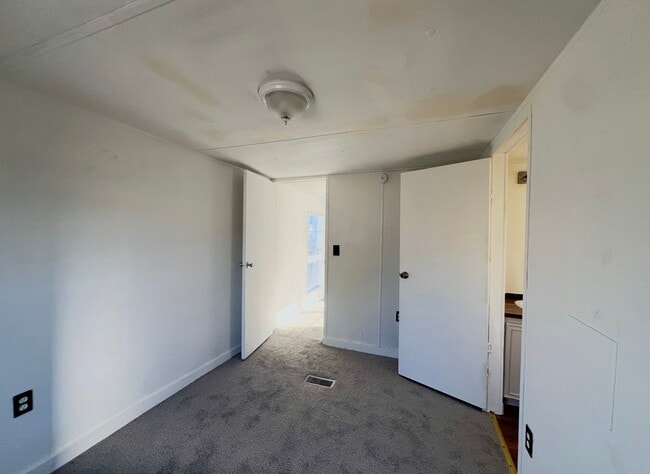 Building Photo - 1511 Jones St