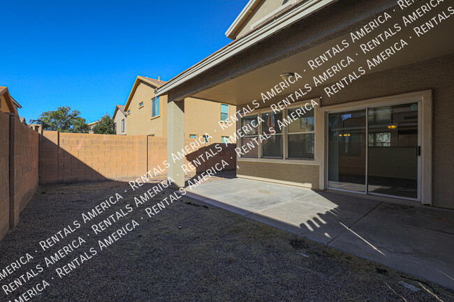 Building Photo - 4005 W Park St