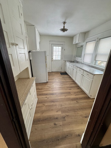 Building Photo - 2118 11th St SW