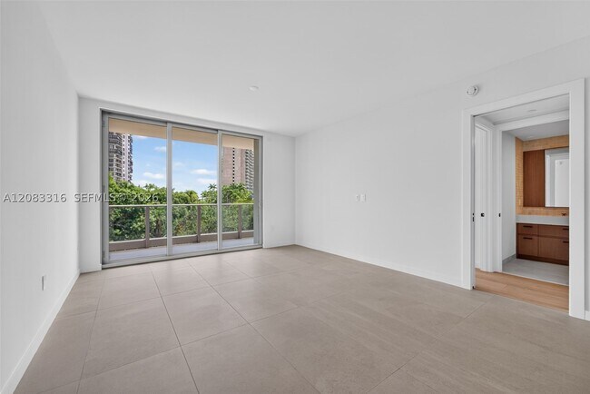 Building Photo - 2200 Brickell Ave