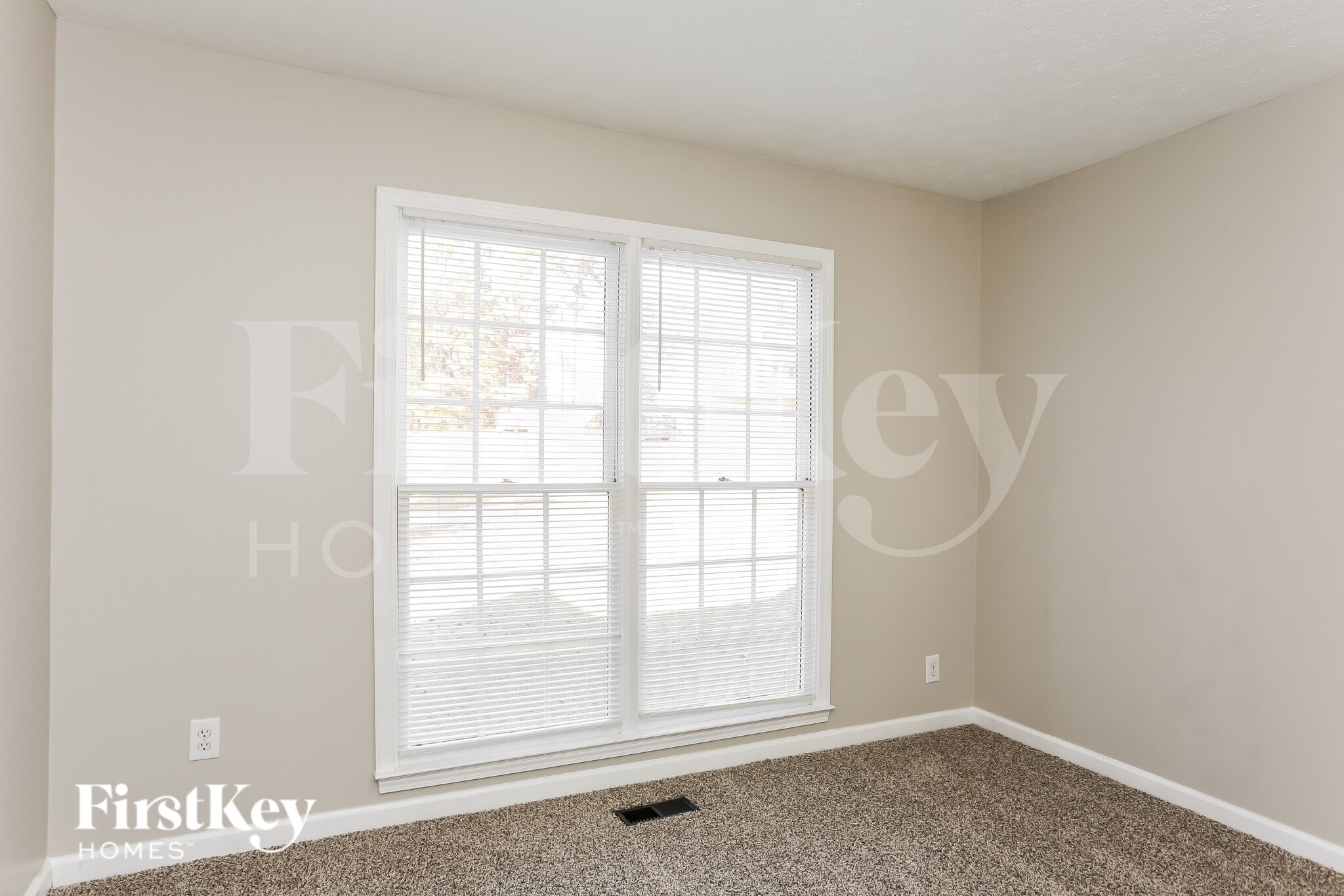 Building Photo - 268 Yellowstone Dr