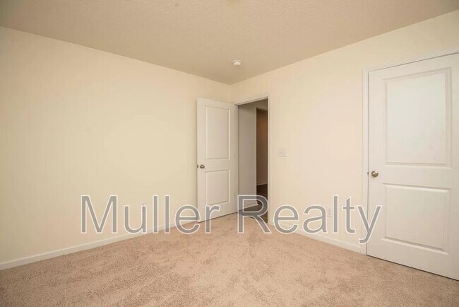 Building Photo - 7452 Game Bird St