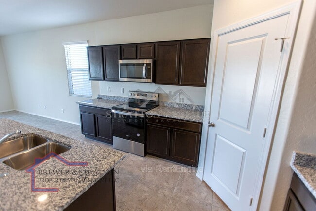 Building Photo - 44498 W Palo Aliso Way