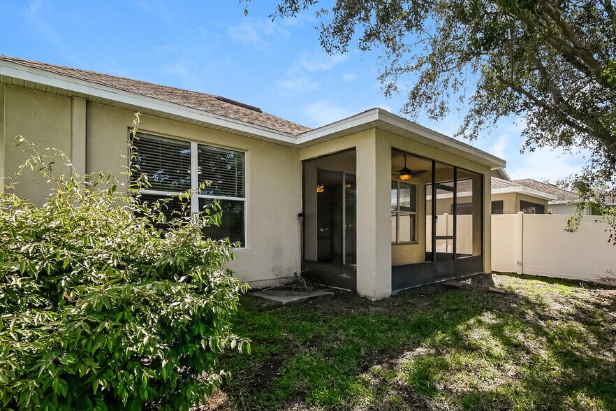 Building Photo - 12611 Geneva Glade Dr