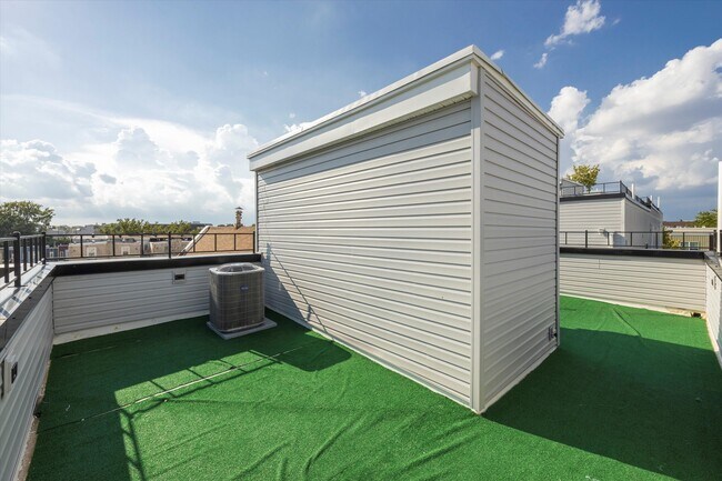 Building Photo - 1514 Master St