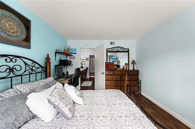 Building Photo - 1480 W Edgehill Rd