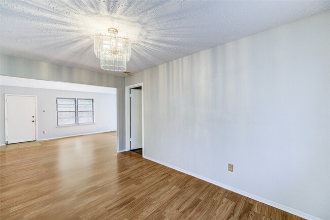 Building Photo - 1510 Chestnut Tree Ln