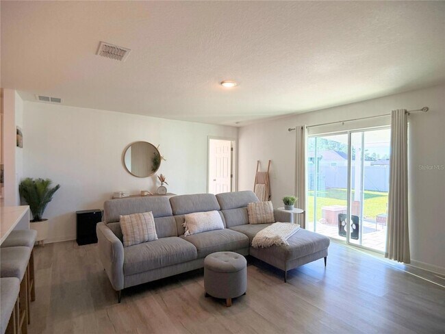 Building Photo - 4394 SW 170th Street Rd