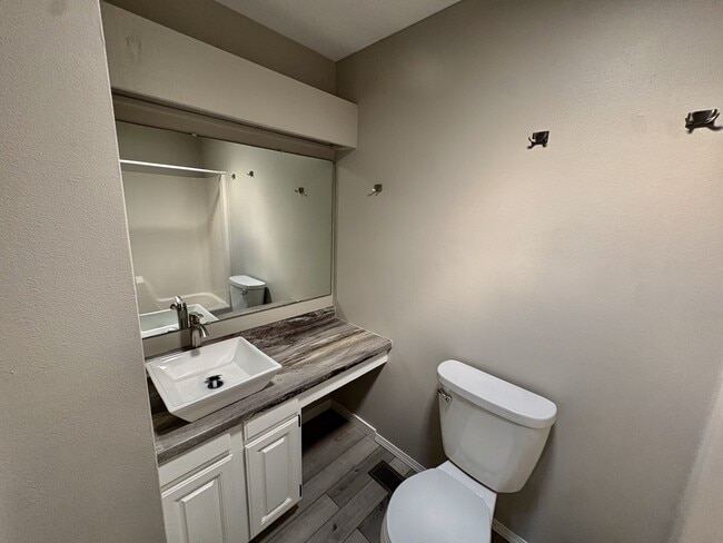 Building Photo - 4 Shining Rock Dr