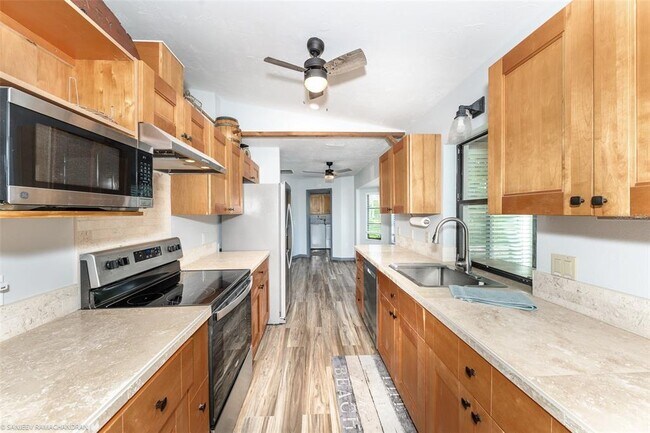 Building Photo - 11231 Euler Ave