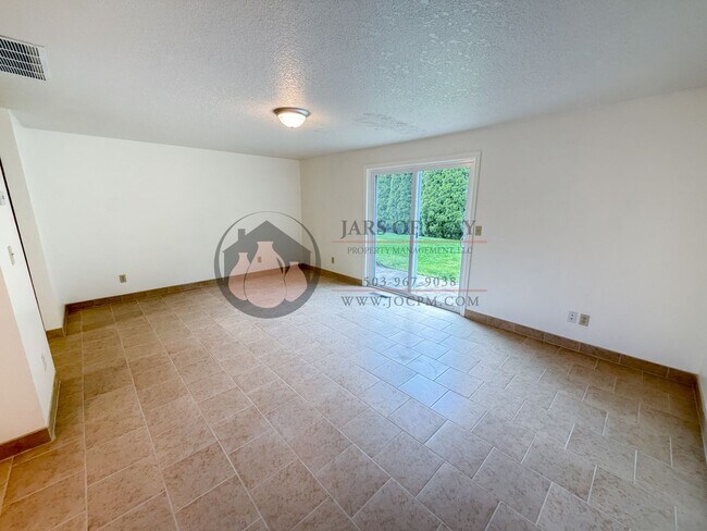 Building Photo - Laura/Bolliger #2022-1085