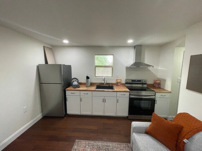 Building Photo - The Dayton