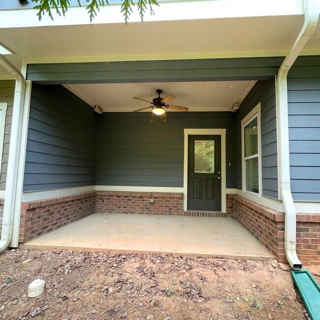 Building Photo - PRE-LEASING FOR AUGUST 6TH, 2026!