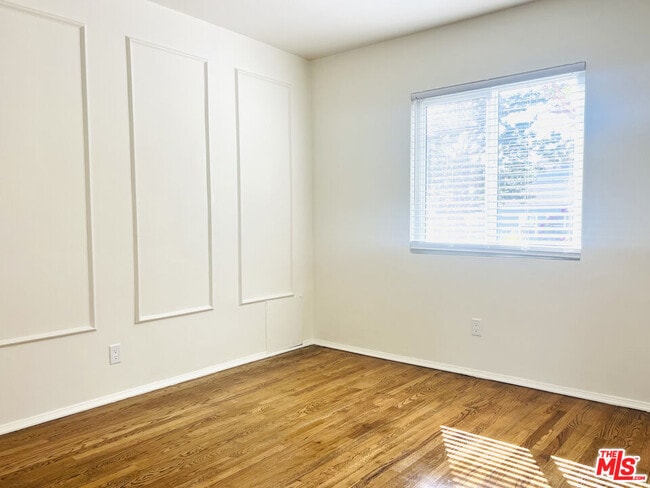 Building Photo - 1872 Alexandria Ave