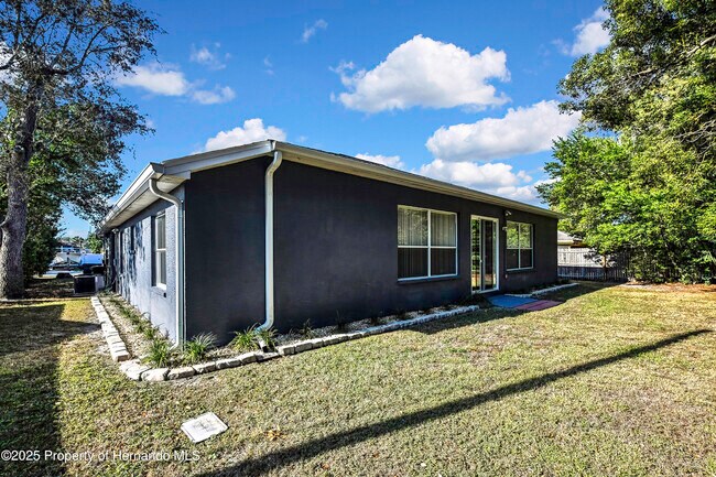 Building Photo - 8019 Timberlake Ave