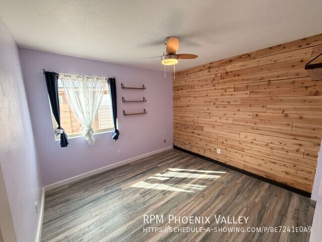 Building Photo - 8461 W Audrey Ln