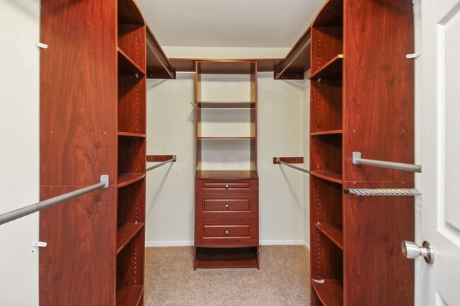 Building Photo - Spacious two-story home in a convenient location