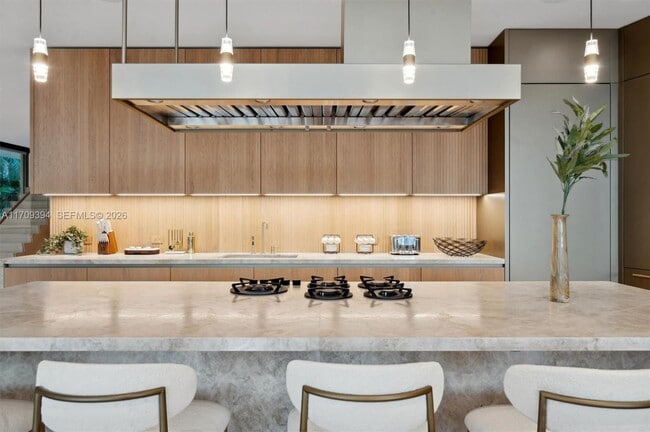 Building Photo - 424 W Rivo Alto Dr