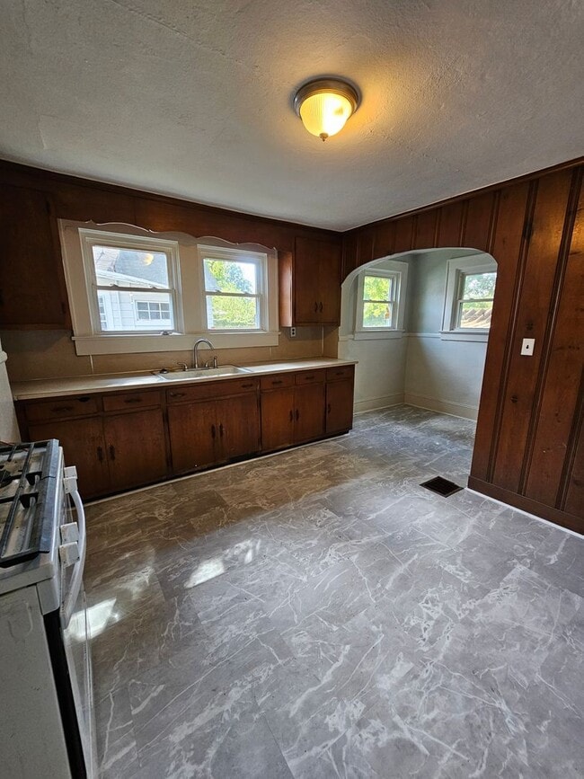 Building Photo - 3 BR house in High Point!
