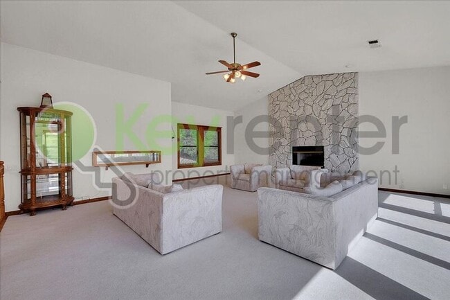Building Photo - 3556 Mesa Verdes Dr