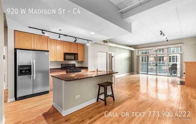 Building Photo - 920 W Madison St