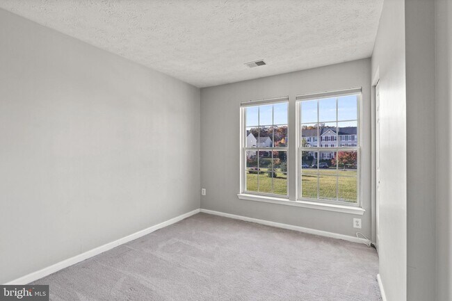 Building Photo - 5030 Finsbury Rd