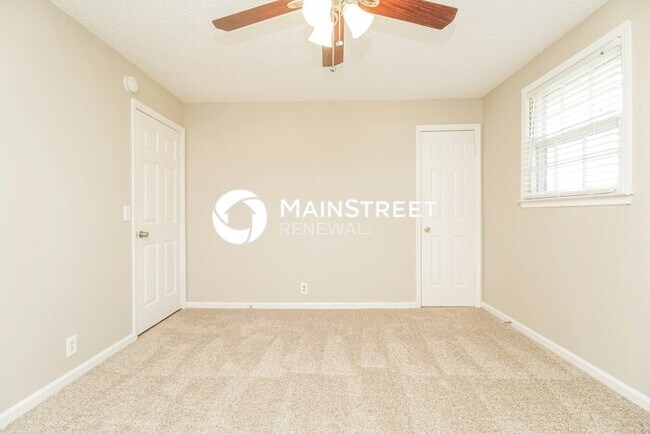 Building Photo - 3 Bedroom Pet-Friendly Home in Smyrna, TN ...