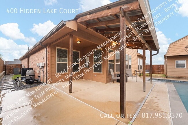 Building Photo - 400 Hidden Lake Ct