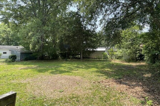 Building Photo - 403 Sheffield Dr