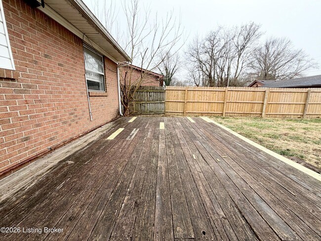 Building Photo - 313 Hawthorne Dr