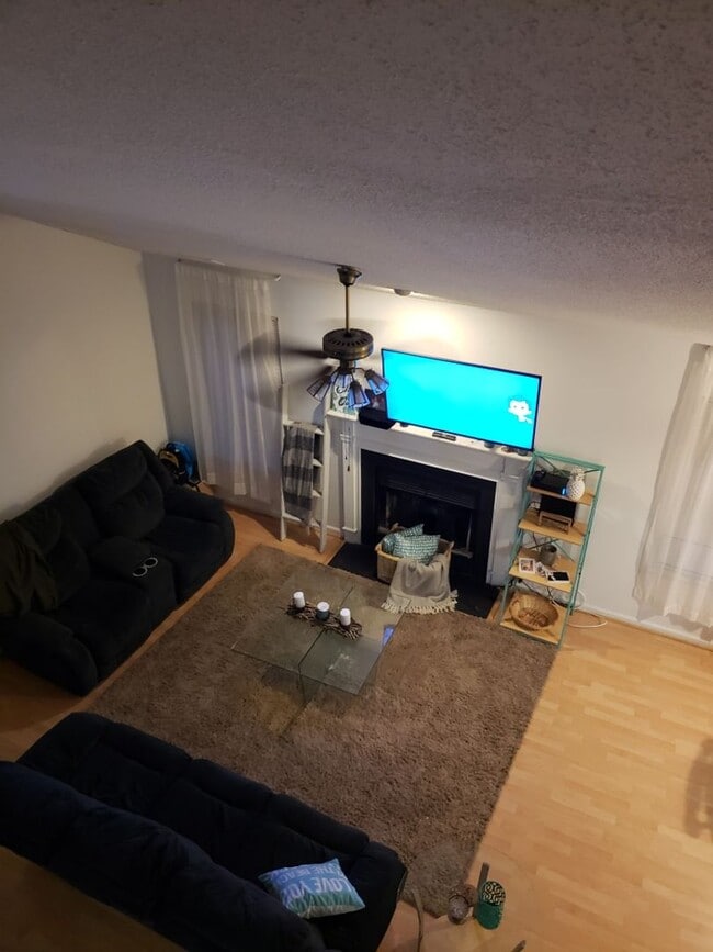 Building Photo - Style, Space & Location Vibes—Your Next Ch...