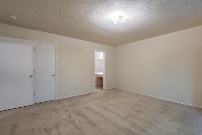 Building Photo - 11711 Sunny Stream Dr