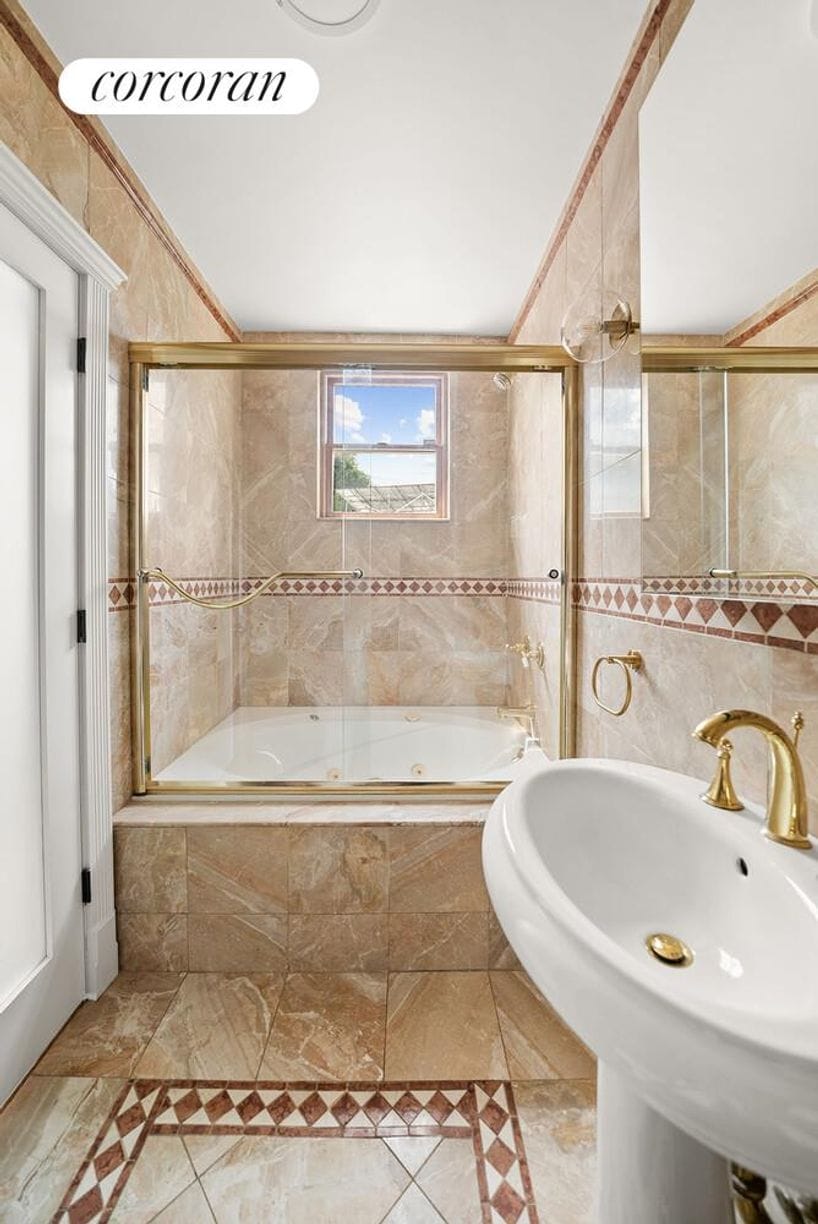 Building Photo - 318 Greenwood Ave