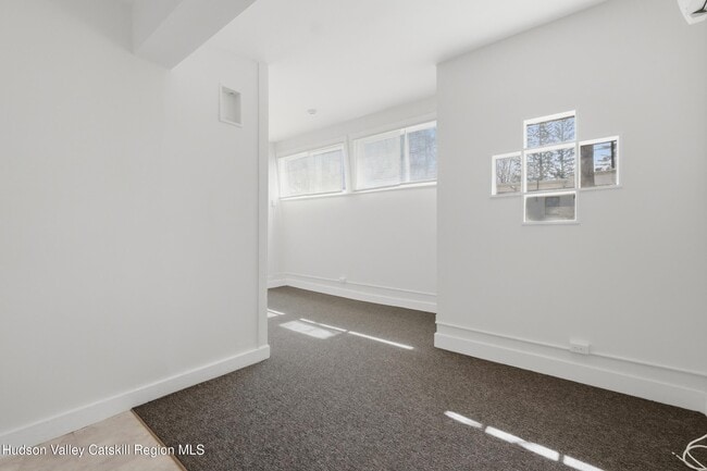 Building Photo - 43-47-47 Tinker St