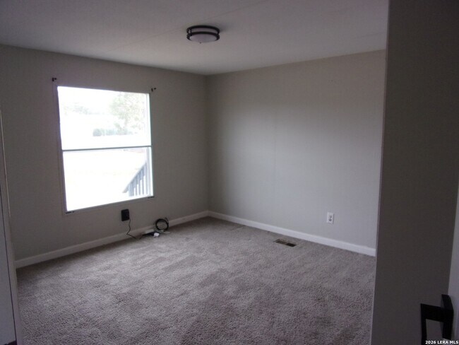 Building Photo - 360 Rangeland Rd