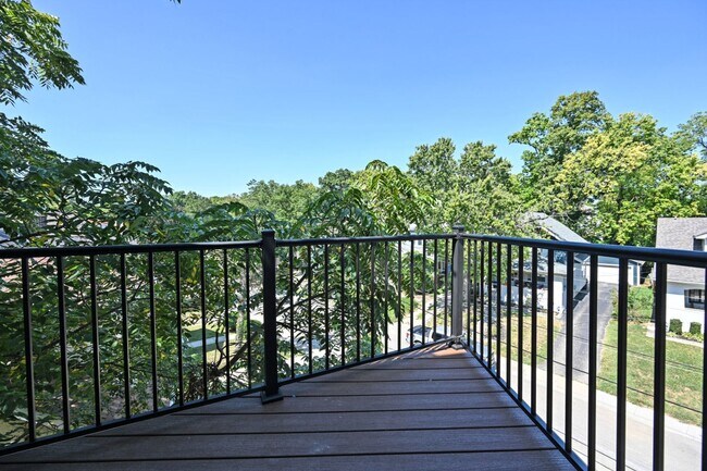 Building Photo - Stylish, Sustainable & Low-Maintenance Liv...